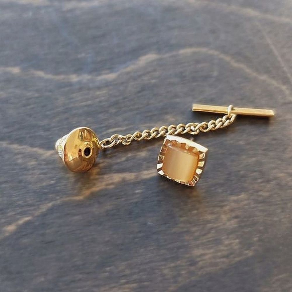Vtg gold tone faux yellow moonstone tie pin